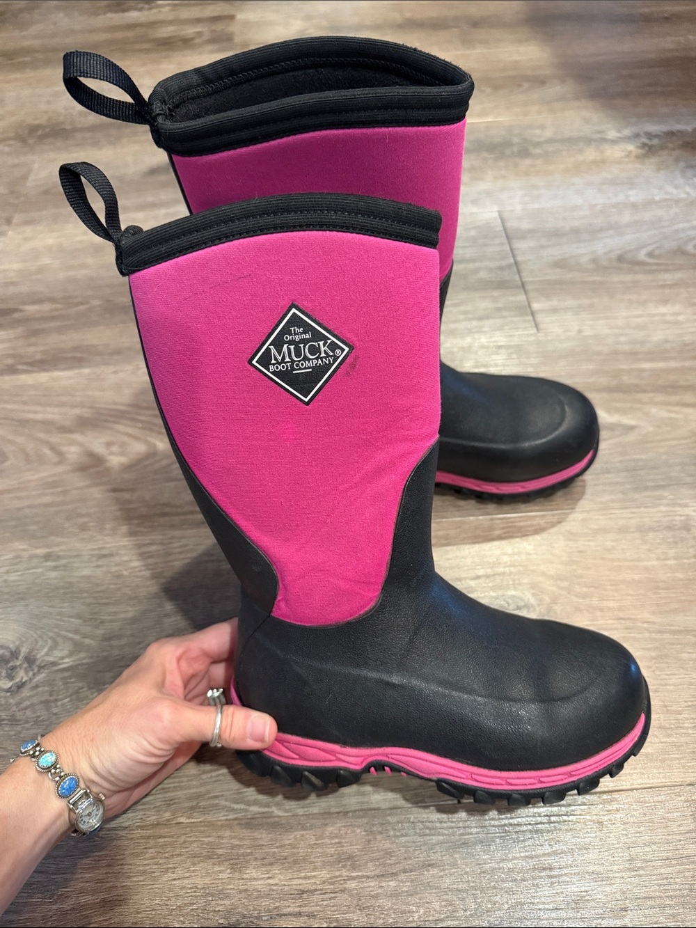 Girls Muck Boots Pink & Black Size 1 Rugged Waterproof Insulated Boots